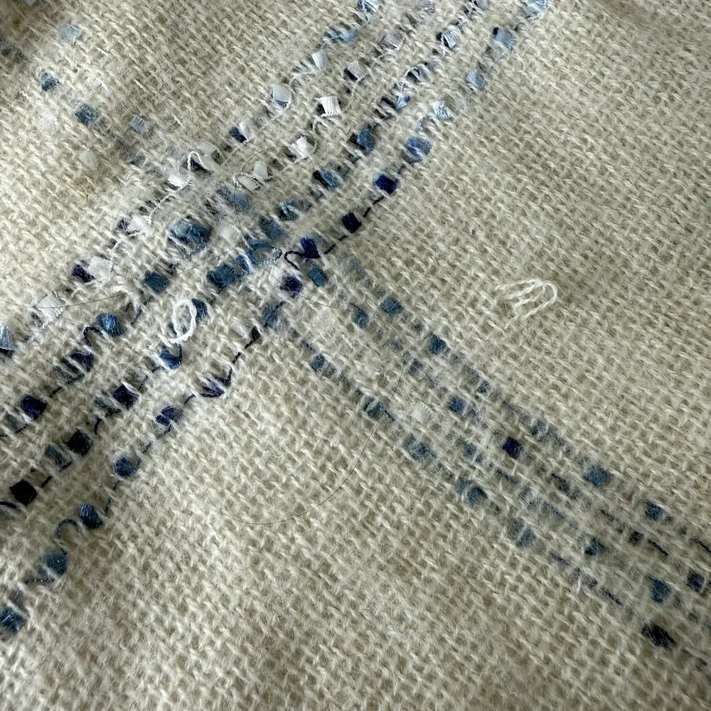 Lulus‎ Ivory And Blue Wrap Blanket Scarf Soft Cozy Fall Layering Minimalist